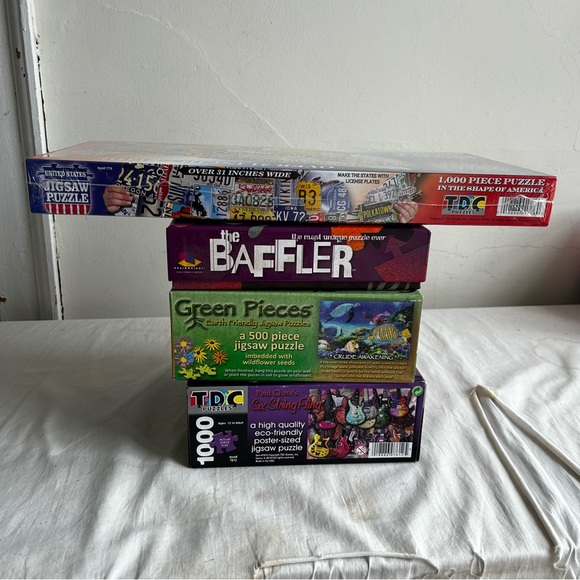 Lot of 4 New Jigsaw Puzzles - Picture 3 of 6